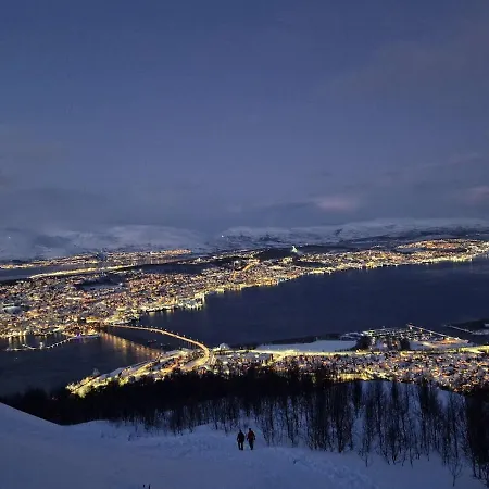 I Hjerte Av Tromsdalen, Med Gratis Parkering Apartamento Tromsø