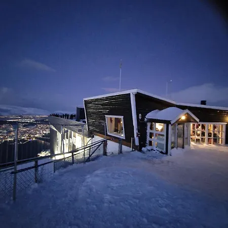 I Hjerte Av Tromsdalen, Med Gratis Parkering